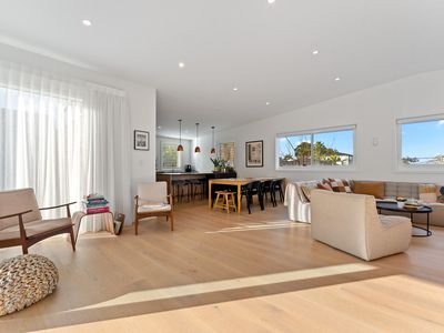 37A Parr Terrace, Castor Bay