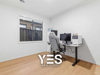 6 Heart Loop, Clyde North