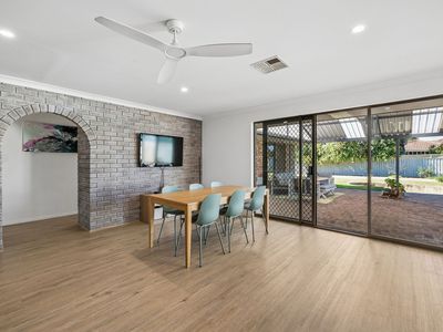 52 Sanderling Drive, Thornlie
