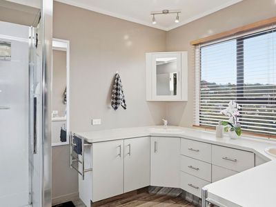 2 / 18 Sailmaker Close, Whitby