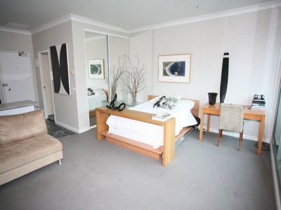 404 / 22-40 Sir John Young Crescent, Woolloomooloo