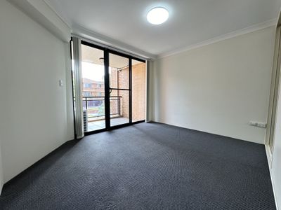 9/181 Hawkesbury Road, Westmead
