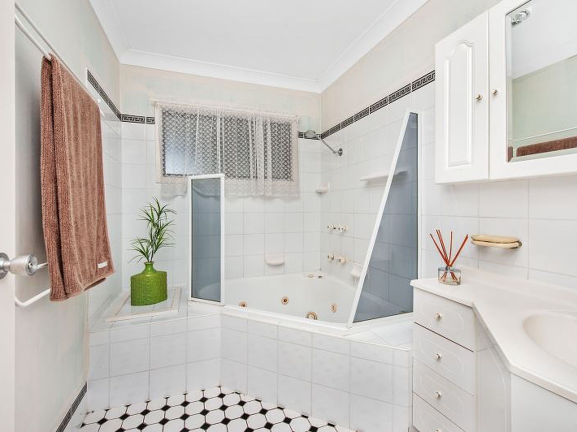 170 Matron Porter Drive, Mollymook