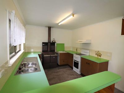 42 Cook Street, Atherton