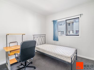 27 / 40 Henry Kendall Street, Franklin