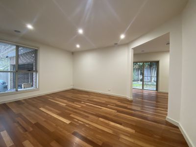 2 / 29 Simpson Drive, Mount Waverley