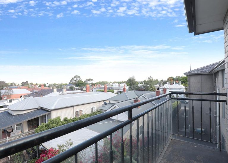 17 / 11 - 13 Llaneast Street, Armadale