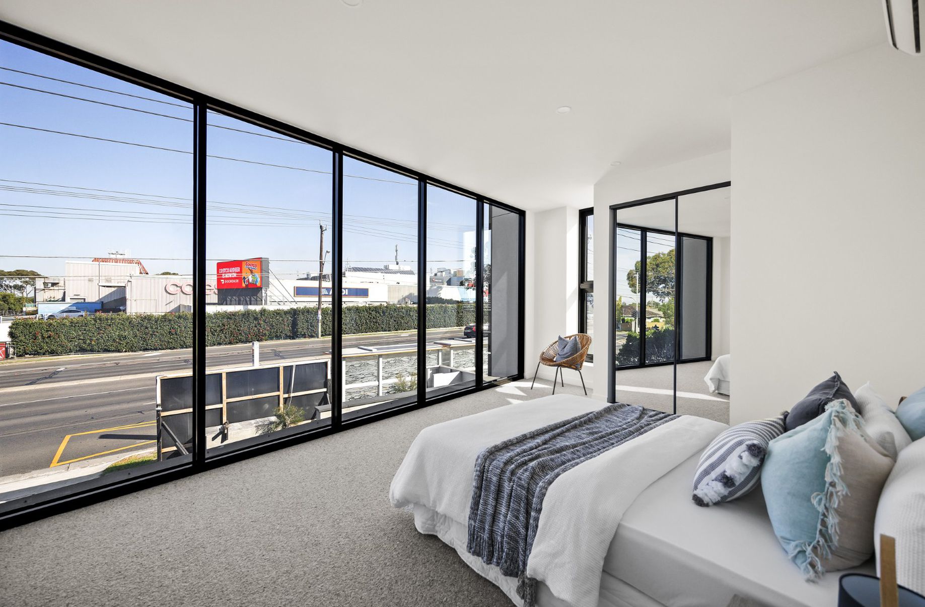 1 / 123 Millers Road, Altona North