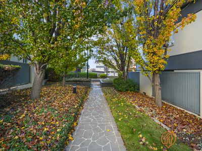 10 / 2 Trist Street, Franklin