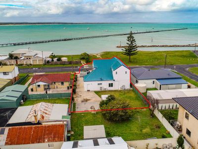 6 Beach Road, Beachport
