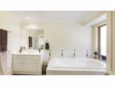 28L Debeaufort Drive, Dubbo