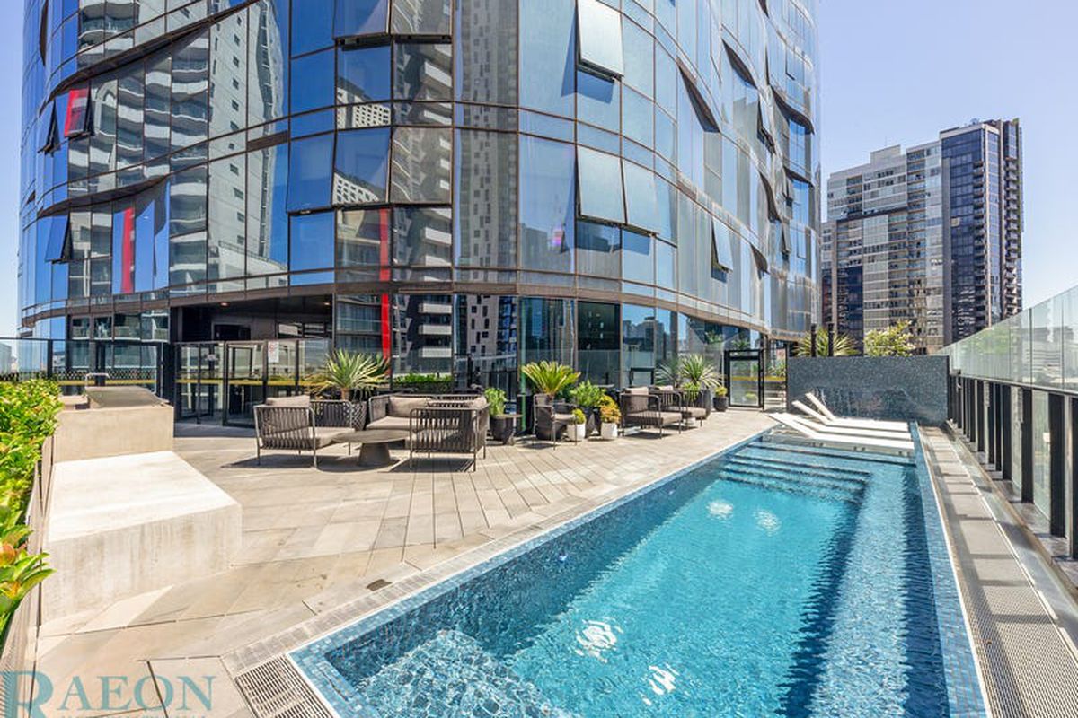 2403 / 105 Clarendon Street, Southbank