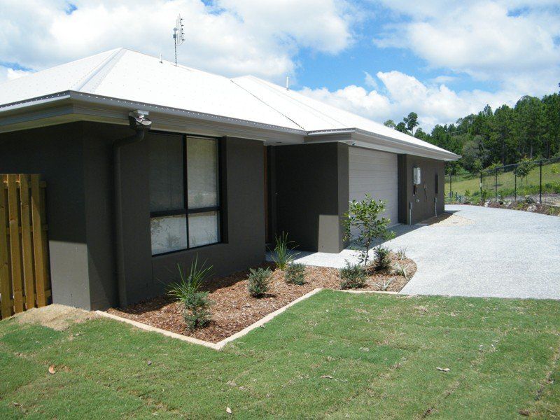 A / 27 Bushland Place, Pacific Pines