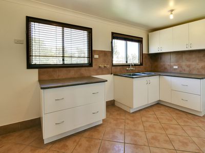 71-73 CRANE STREET, Longreach