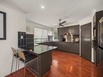 6 Bartlett Terrace, Redland Bay