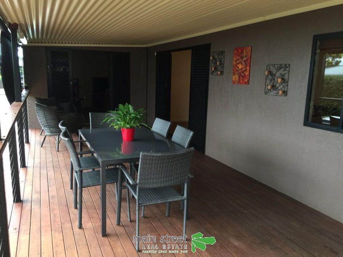 61 Robert Street, Atherton