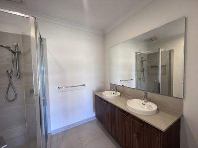 9 Haybale Circuit, Tarneit