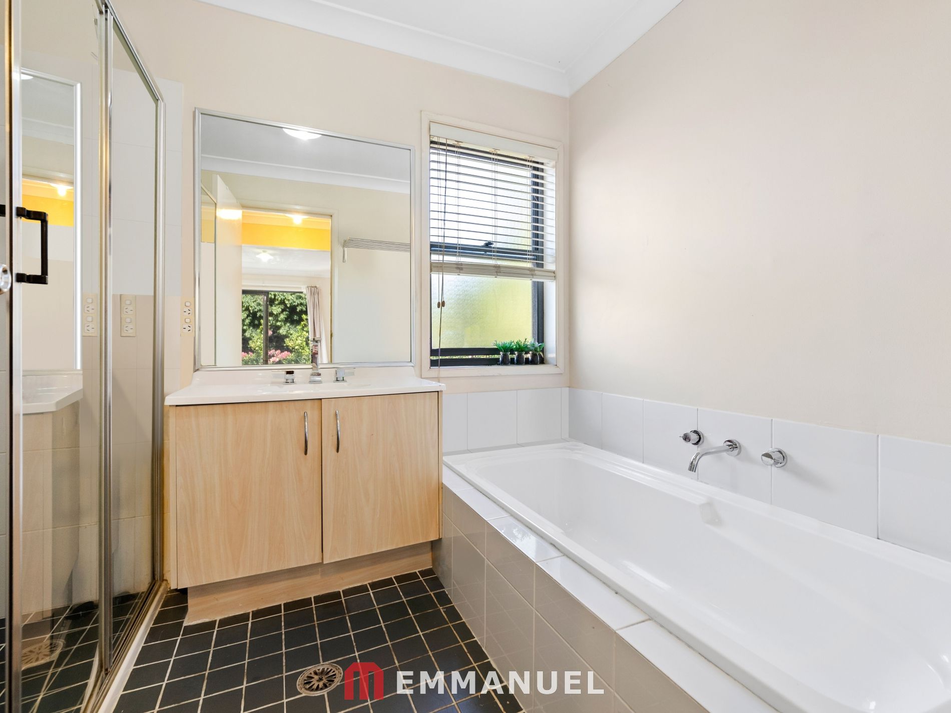 4 Fletcher Street, Stanhope Gardens