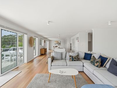 6 Ryans Road, Spring Beach