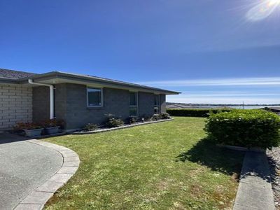 6 Ken Douglas Drive, Aotea