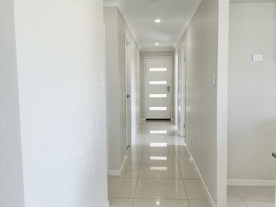 1 / 5 Corack Avenue, Cambooya