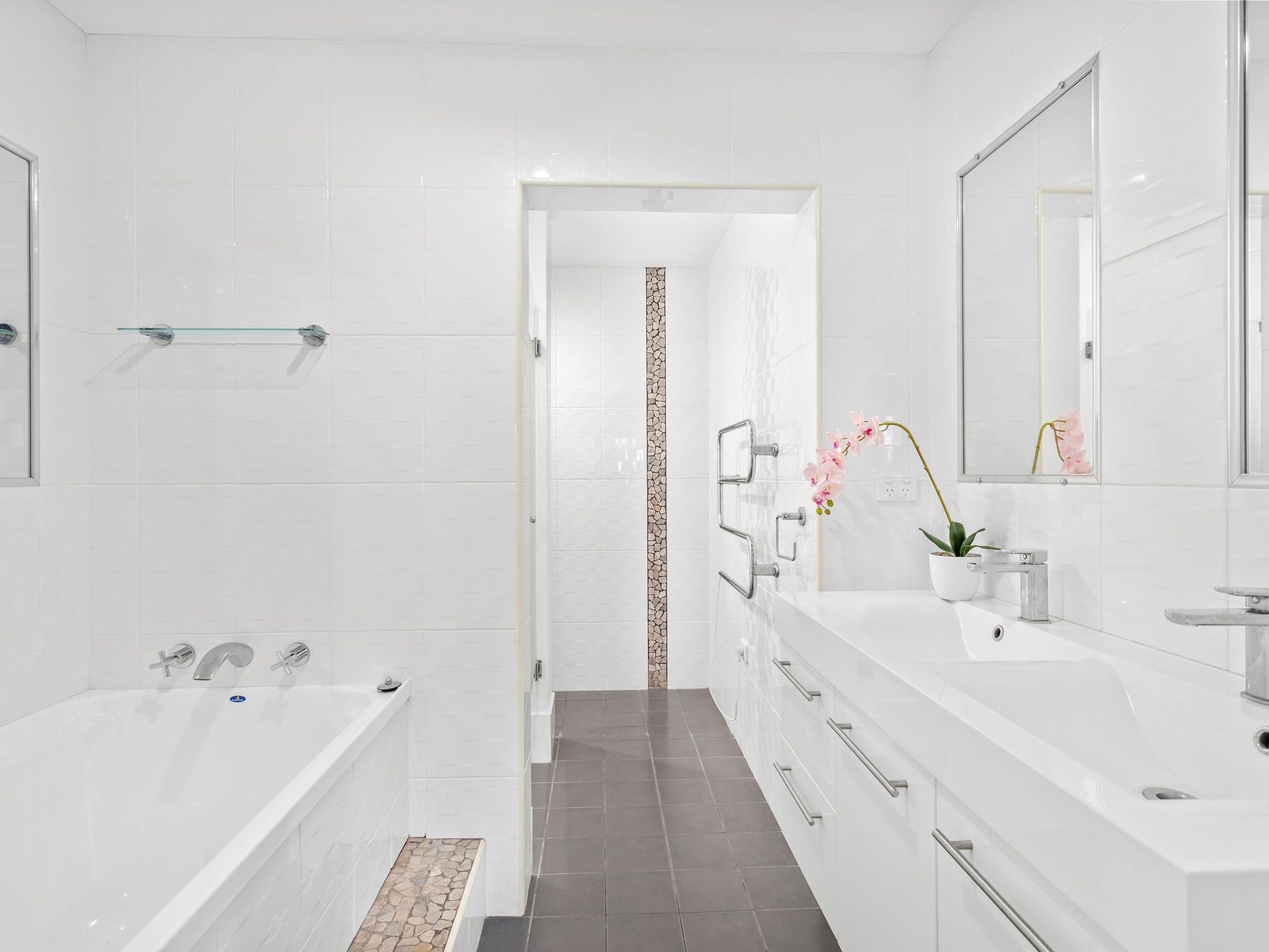 14 Sunset Avenue, Forster