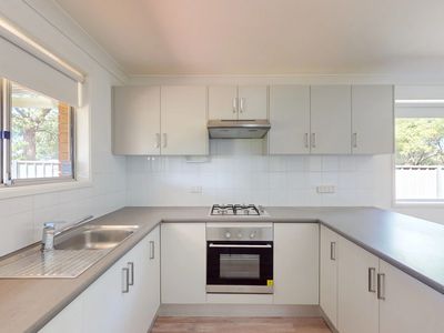 24 Springfield Way, Dubbo