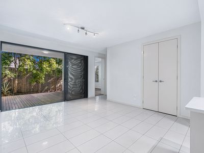 3 / 23 Howsan Street, Mount Gravatt East