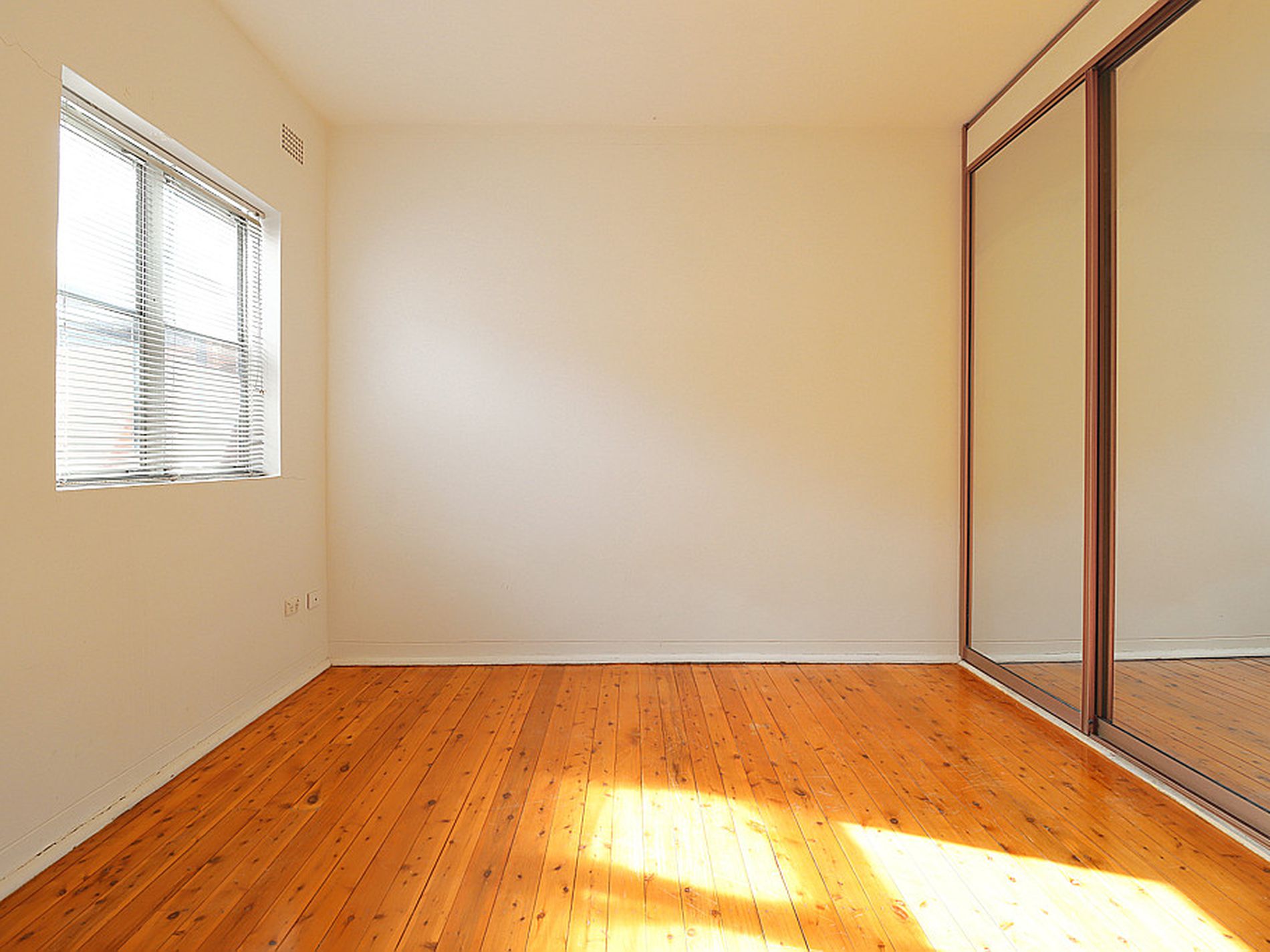 4 / 11 Derby Street, Kogarah