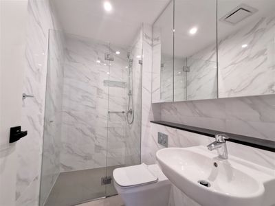 103 / 10 Gladstones St, Burwood