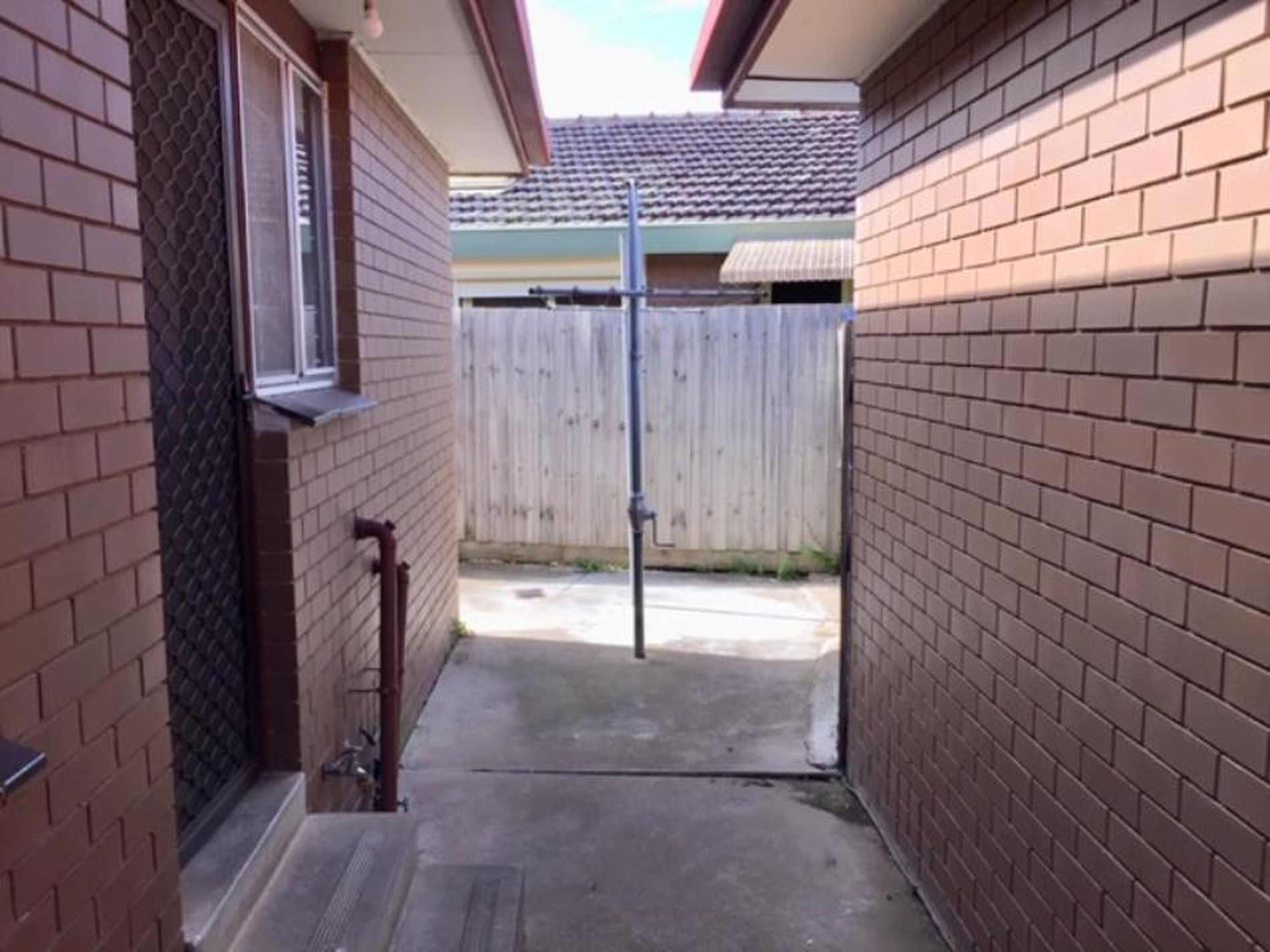 2/25 Thorpe Avenue, Hoppers Crossing P Di Natale Real Estate