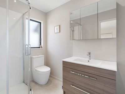 2/28 Pahi Place, West Harbour