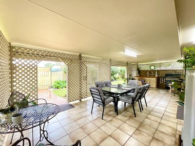 9 Lakeside Court, Torquay