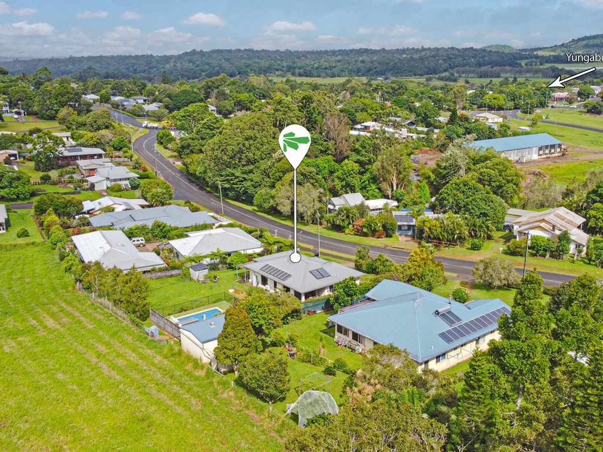 18 Barrine Road, Yungaburra
