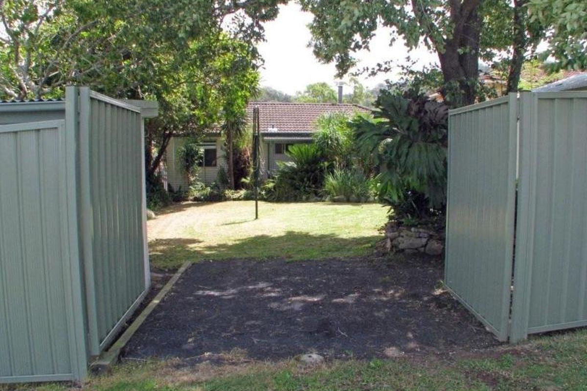 12 Lock Avenue, Springfield