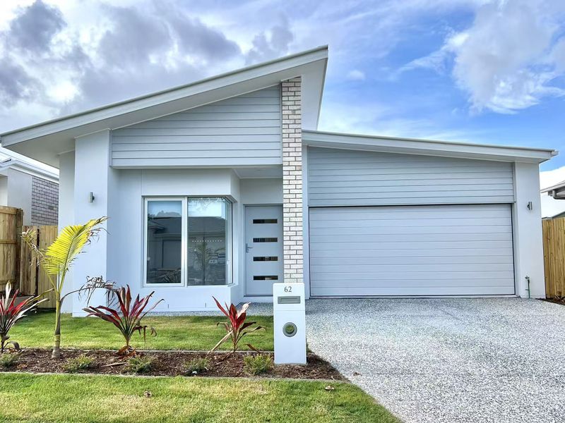 62 Austin Way, Park Ridge