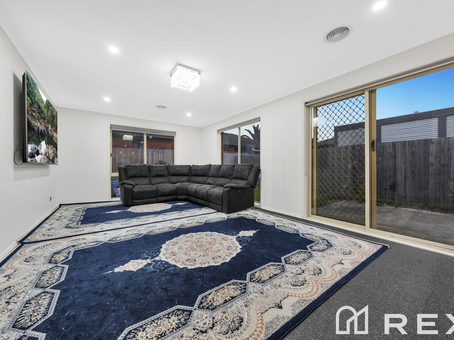 17 Gowrie Place, Cranbourne West