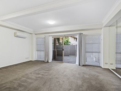 1 / 3 BRONBERG COURT, Southport