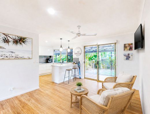 Tropical Family Retreat with Renovated Kitchen & Sparkling Pool image 7