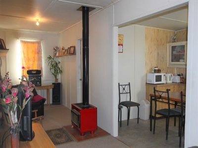 26 Main Street, Maindample