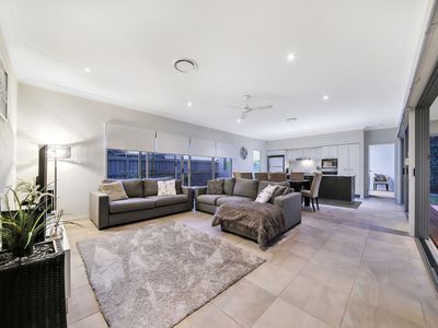 14 Macquarie Street, Wakerley