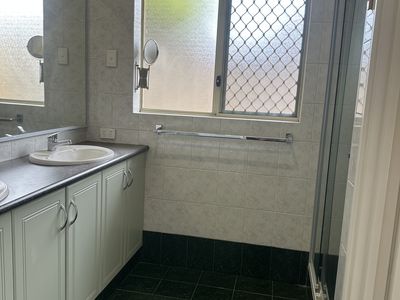 75 Belleview Crescent, Dianella