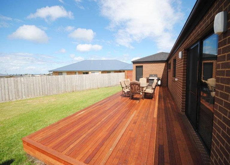 17 Coastal Court, Portland
