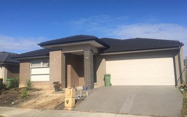 21 Peridot Avenue, Officer