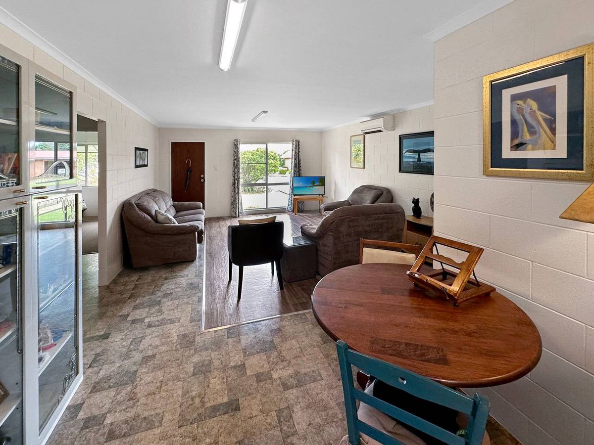 10 Azalea Street, Atherton