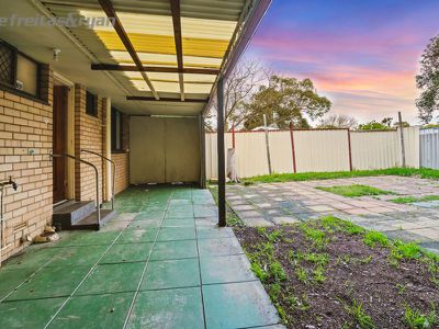 4 / 8 Arnott Court, Kelmscott