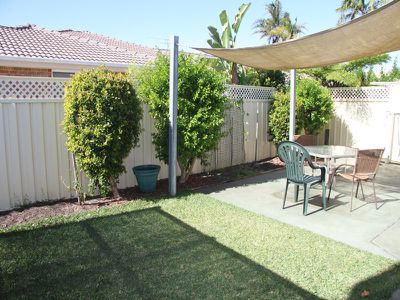 1 / 6 Bright Street, Forster
