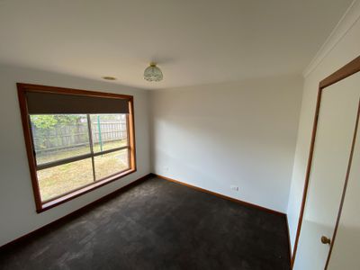 2 / 64 Songlark Crescent , Werribee