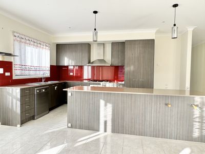 40 Grovedale Way, Manor Lakes