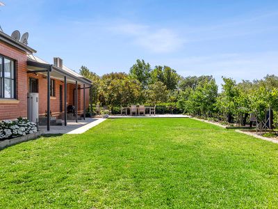 254 Newtons Lane, Trentham